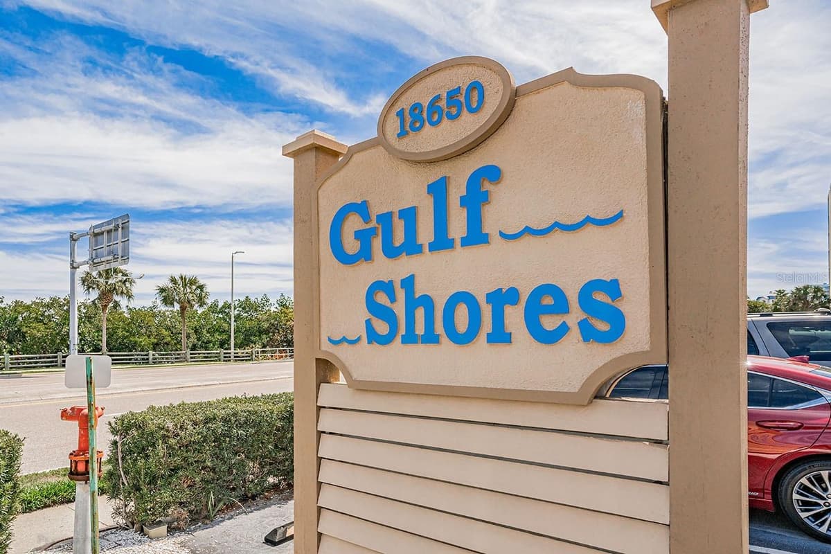 18650 GULF BOULEVARD — photo 41 of 41