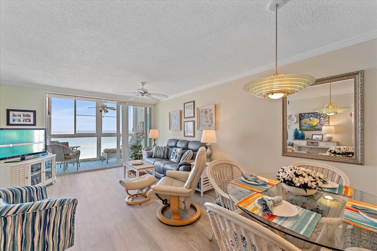 950 TARPON CENTER DRIVE — photo 4 of 26