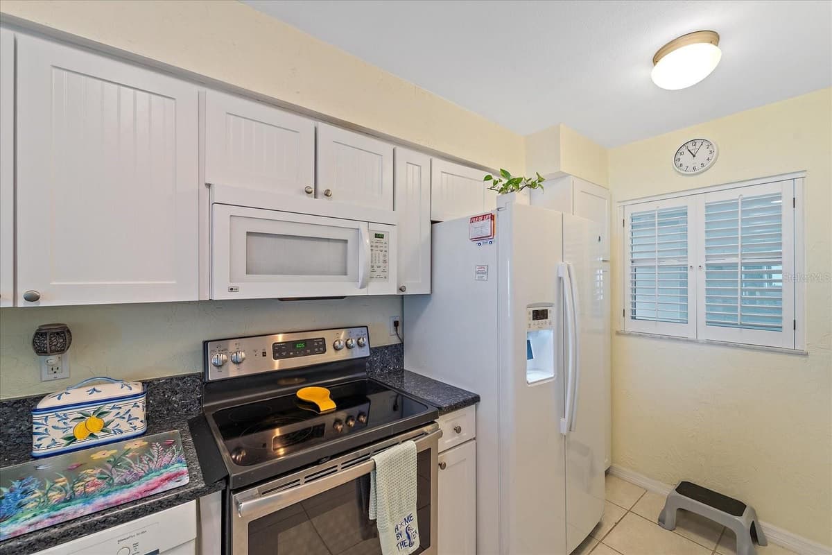 950 TARPON CENTER DRIVE — photo 12 of 26