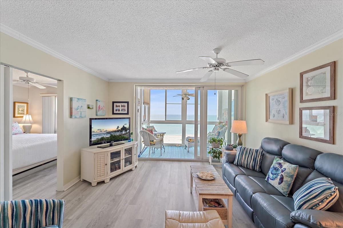 950 TARPON CENTER DRIVE — photo 6 of 26