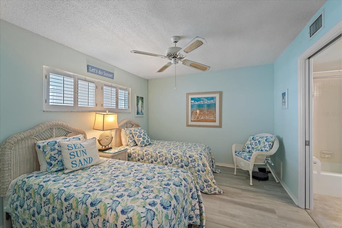 950 TARPON CENTER DRIVE — photo 21 of 26