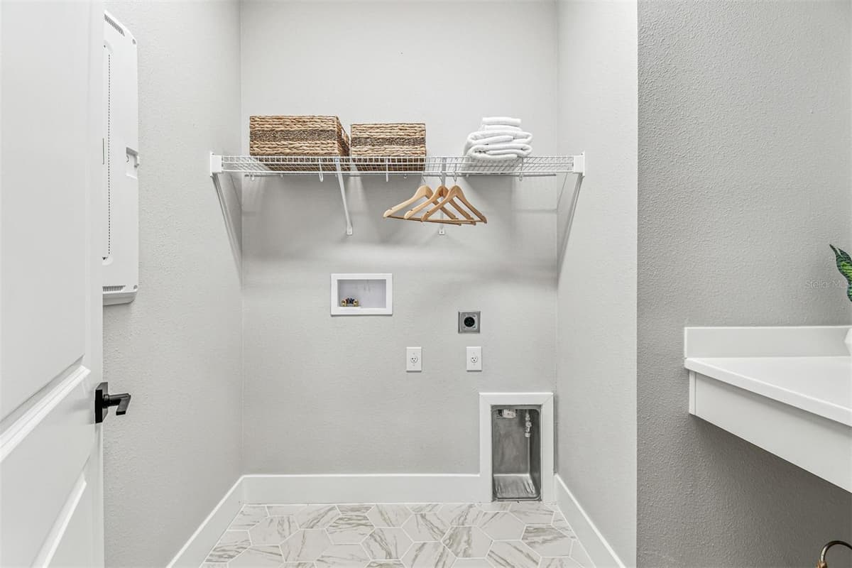 7236 SUTTON LANE — photo 39 of 46