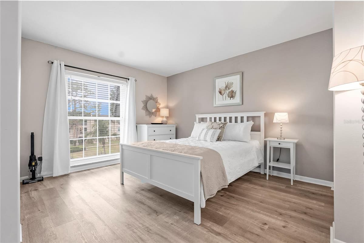 8703 BARDMOOR BOULEVARD — photo 10 of 47