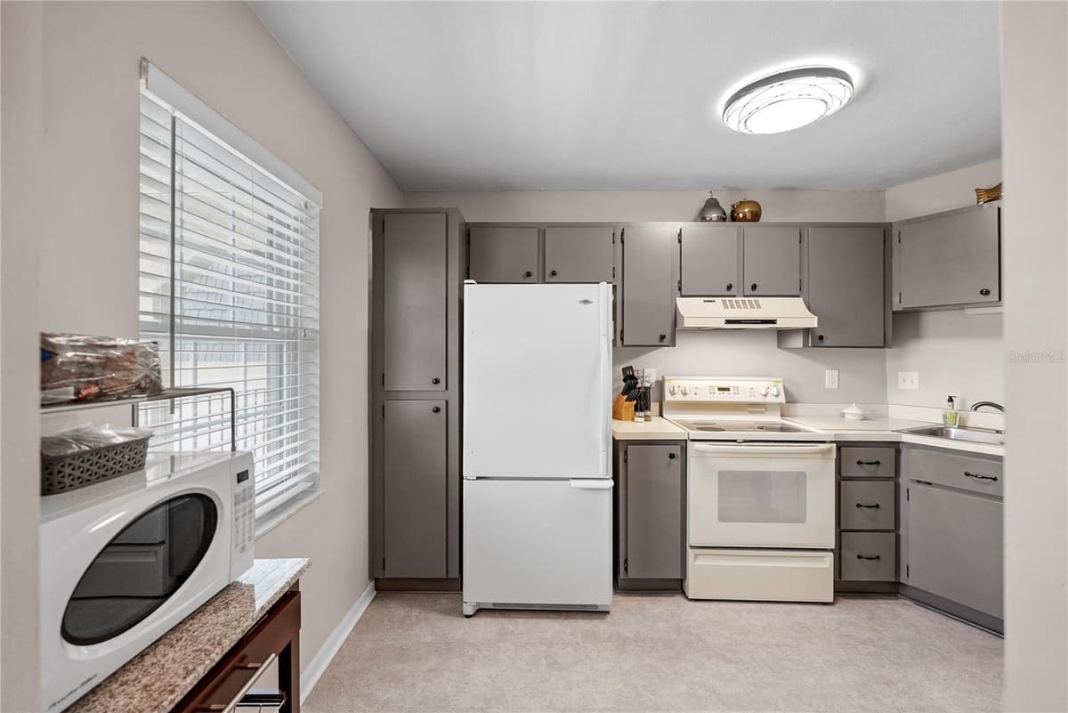 8703 BARDMOOR BOULEVARD — photo 4 of 47