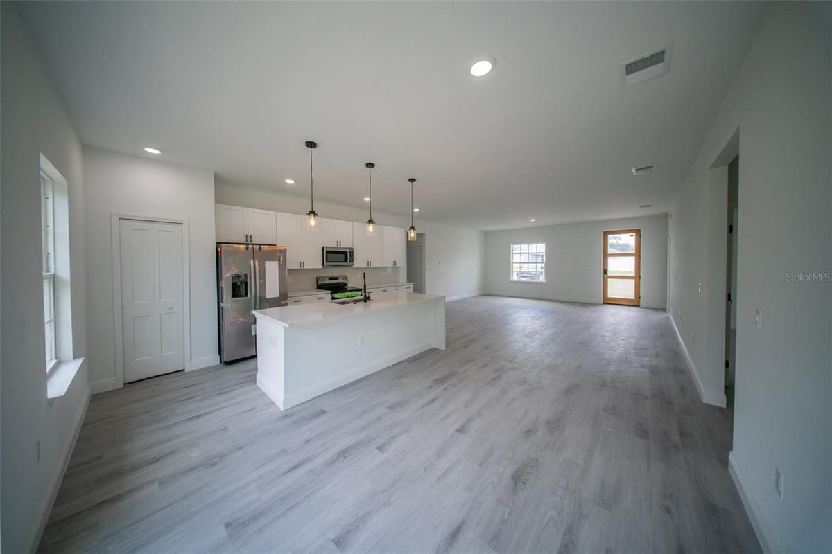 13621 40TH CIRCLE — photo 12 of 29