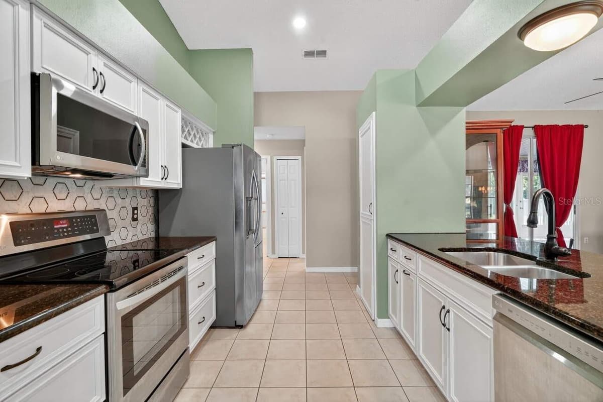 25800 BELLE HELENE — photo 12 of 36