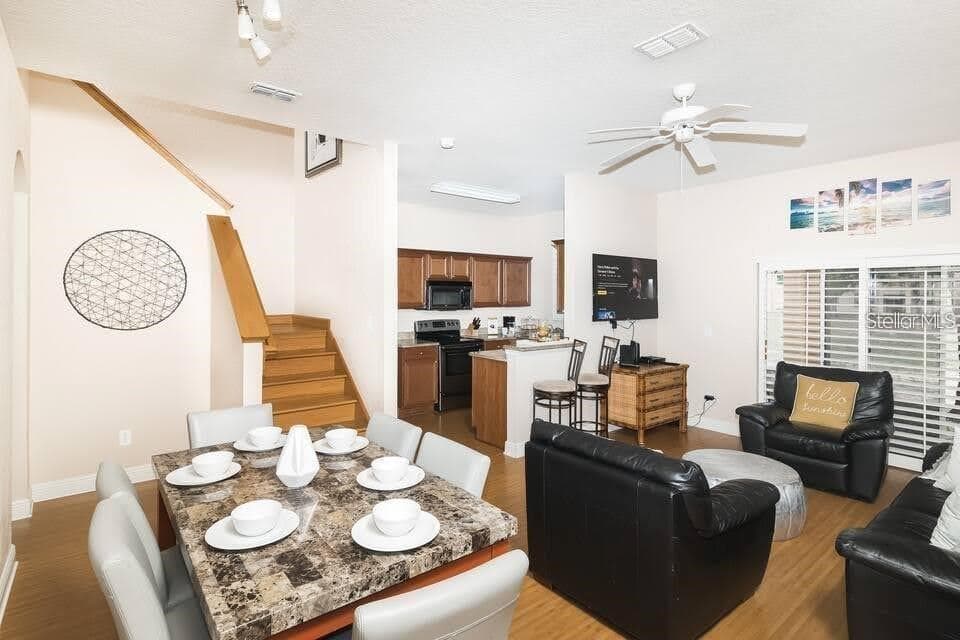 3643 CALABRIA AVENUE — photo 4 of 15