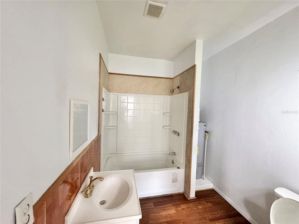 412 BAY STREET — photo 11 of 14