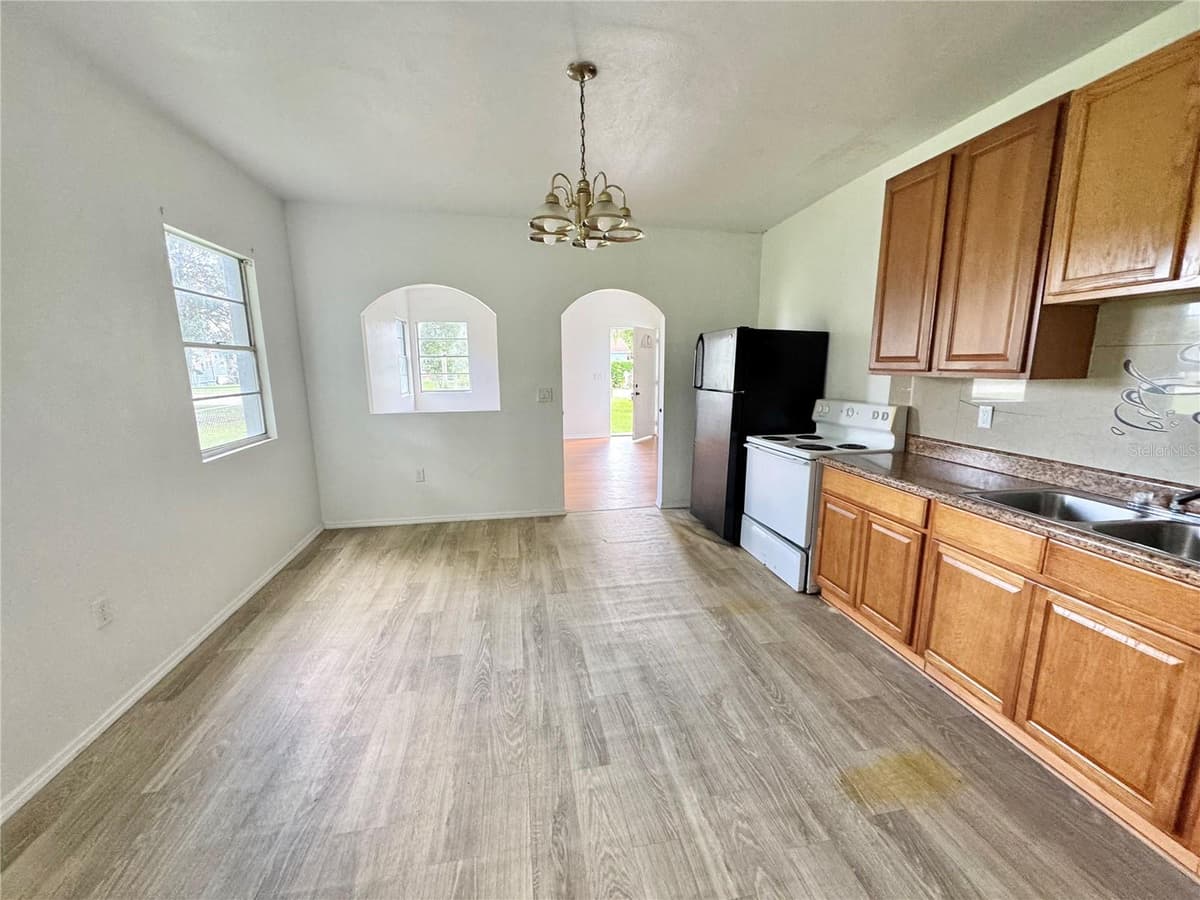 412 BAY STREET — photo 10 of 14