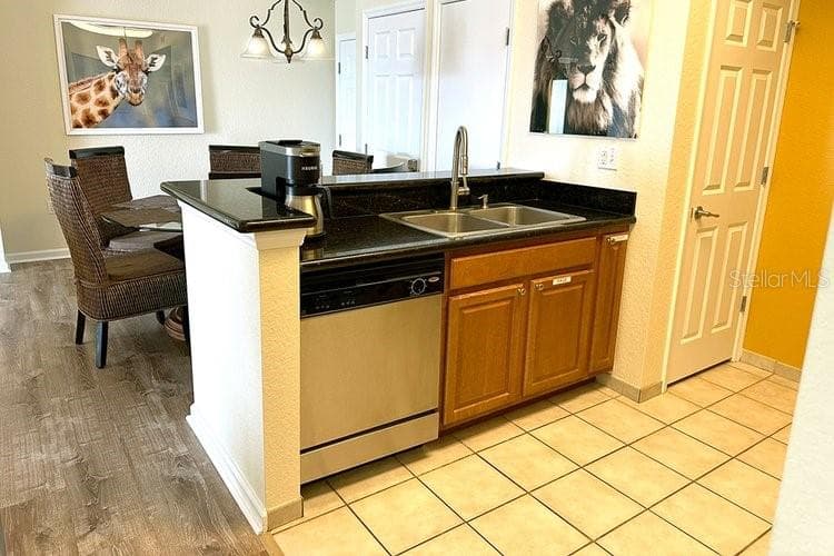 8101 RESORT VILLAGE DRIVE — photo 11 of 60