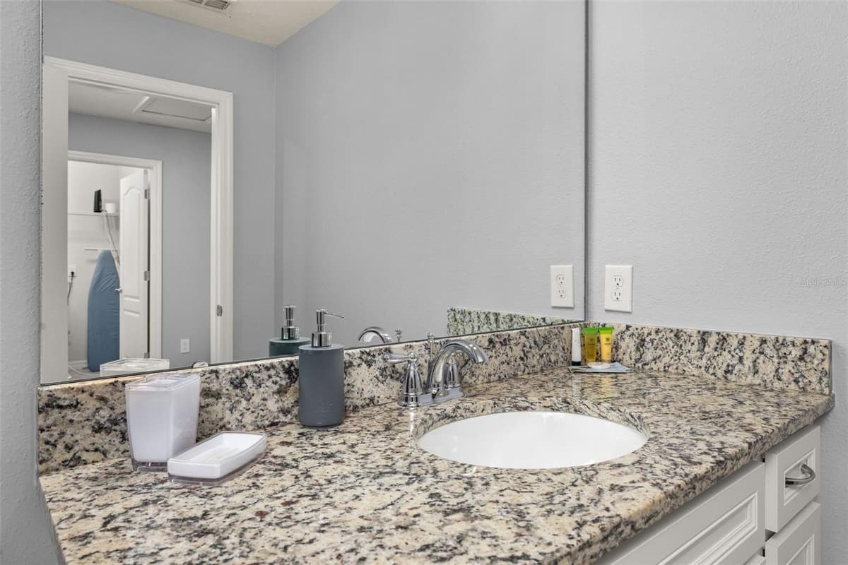 7184 OAKMOSS LOOP — photo 39 of 92
