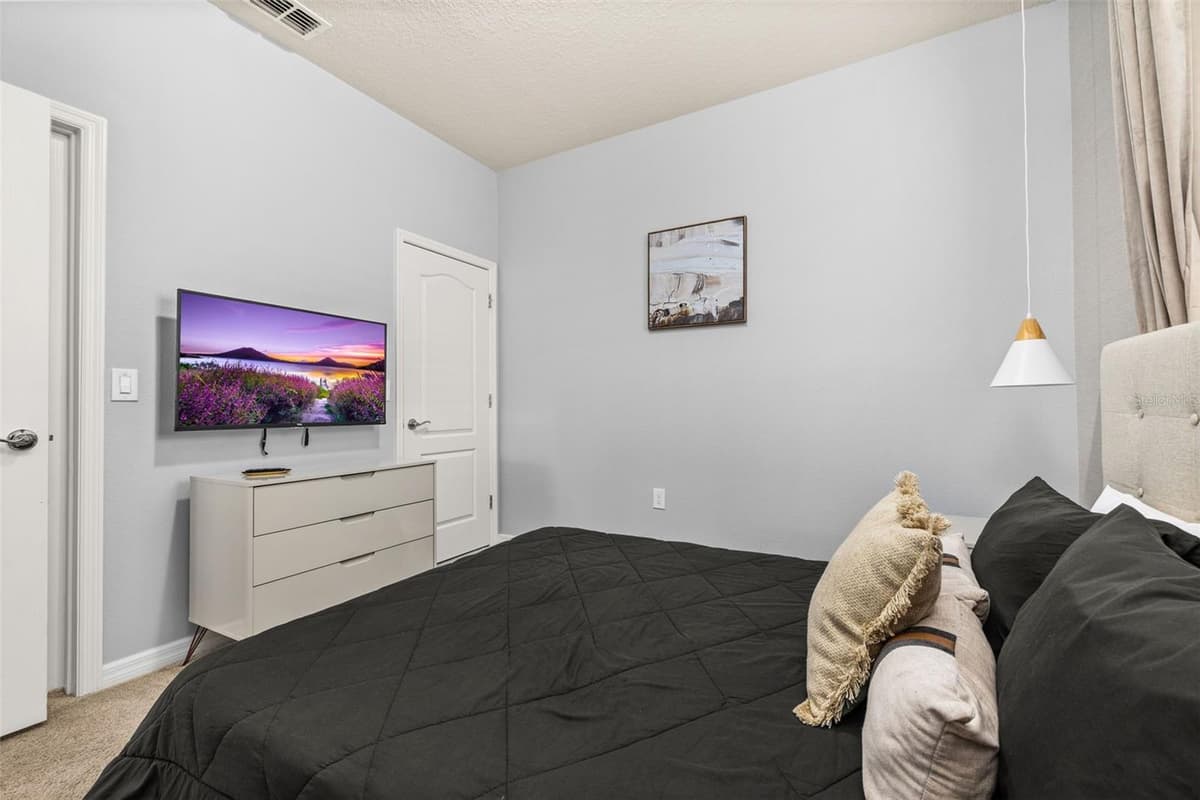 7184 OAKMOSS LOOP — photo 20 of 92