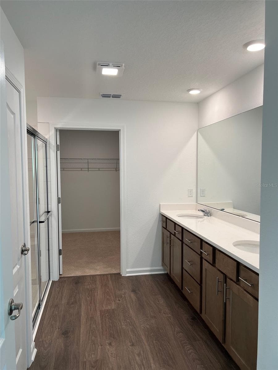 73 GREEN CIRCLE — photo 16 of 42