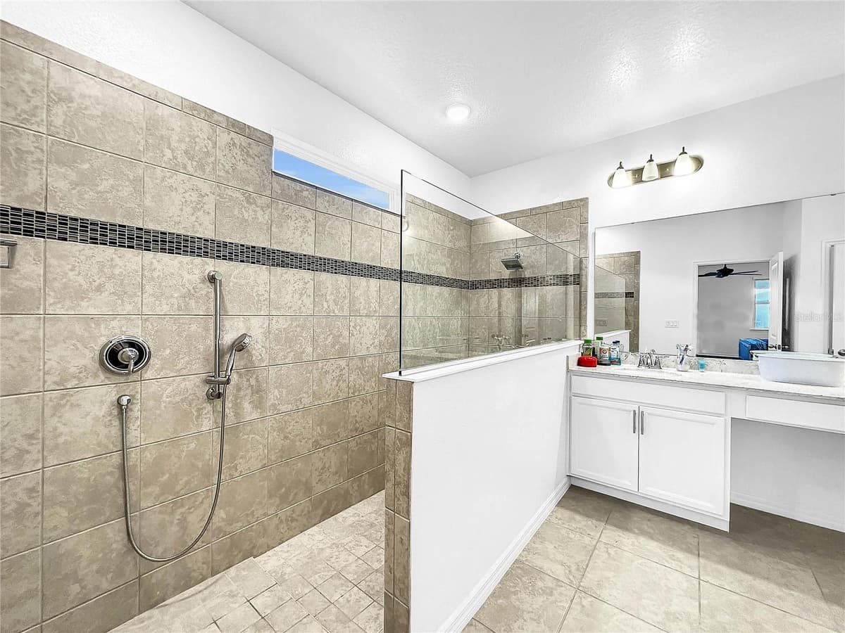 1210 LONE PALM WAY — photo 9 of 25