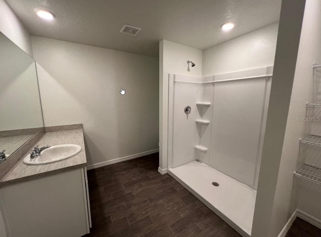 76 RALEIGH DRIVE — photo 4 of 9