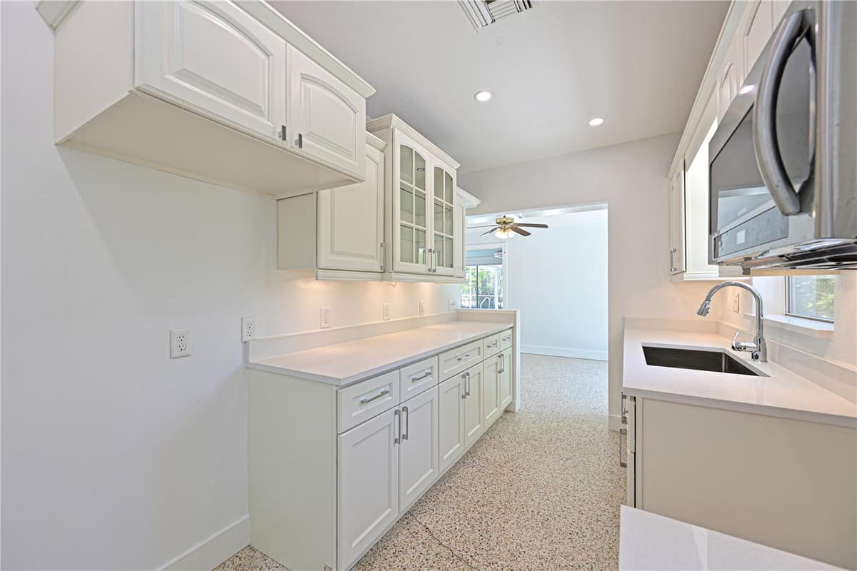 5924 GULF OF MEXICO DRIVE — photo 15 of 46