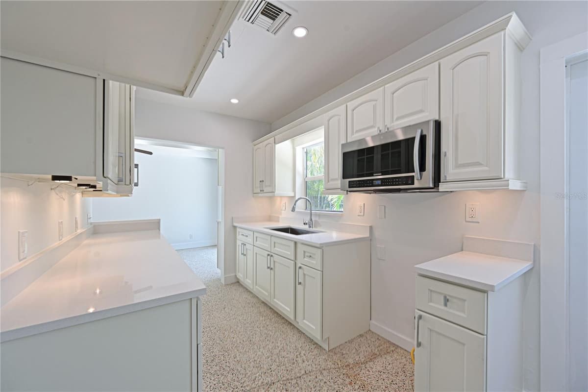 5924 GULF OF MEXICO DRIVE — photo 14 of 46