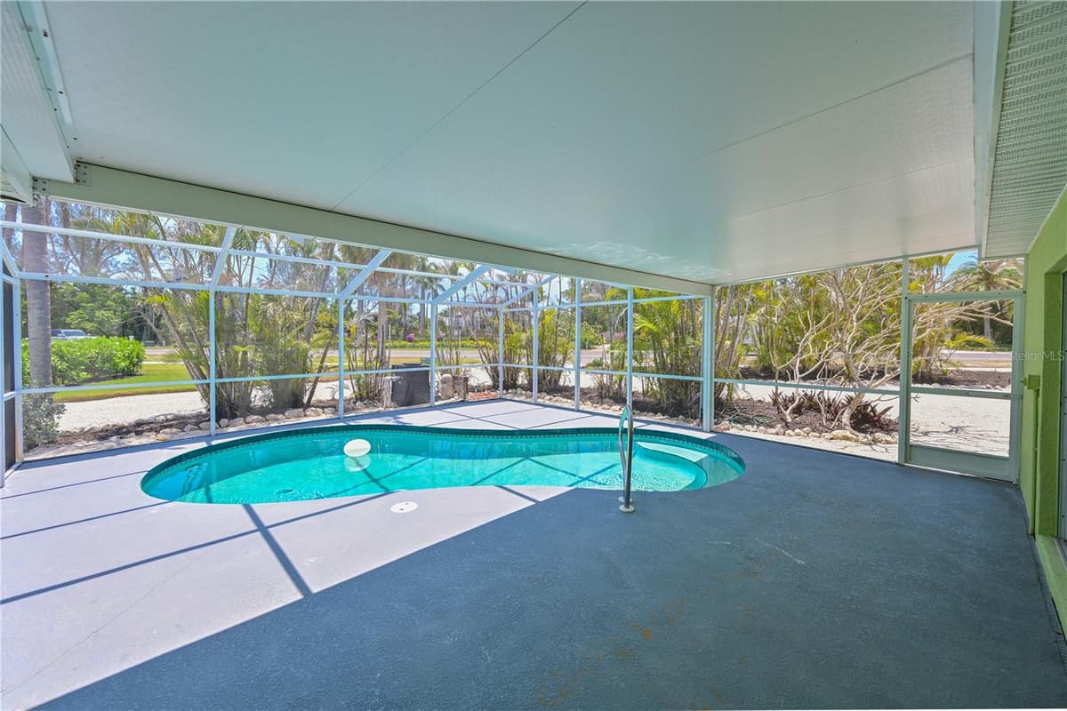 5924 GULF OF MEXICO DRIVE — photo 26 of 46