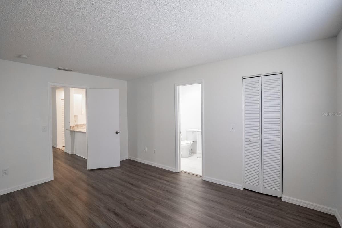 13 WHITTINGTON DRIVE — photo 16 of 30