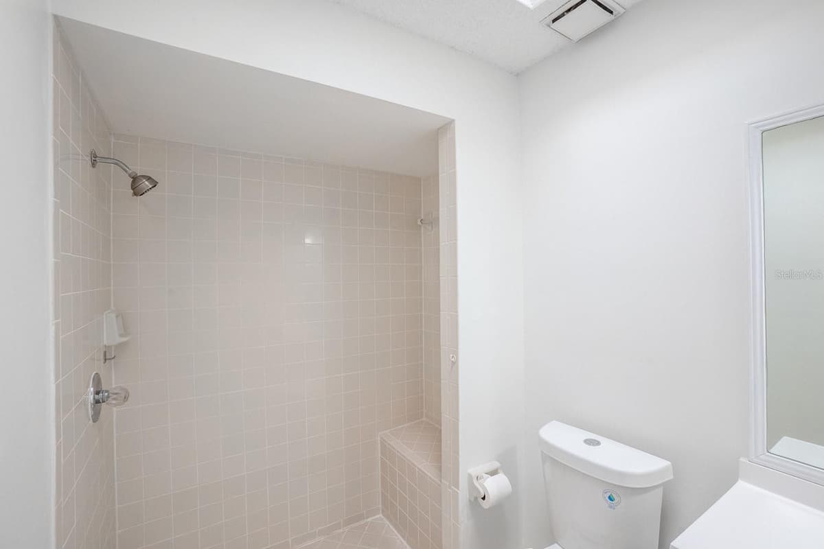 13 WHITTINGTON DRIVE — photo 17 of 30