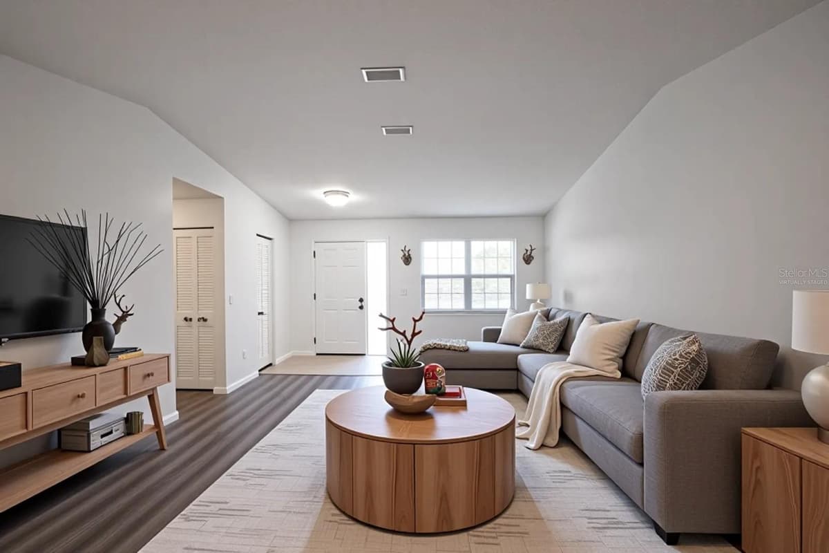 13 WHITTINGTON DRIVE — photo 2 of 30