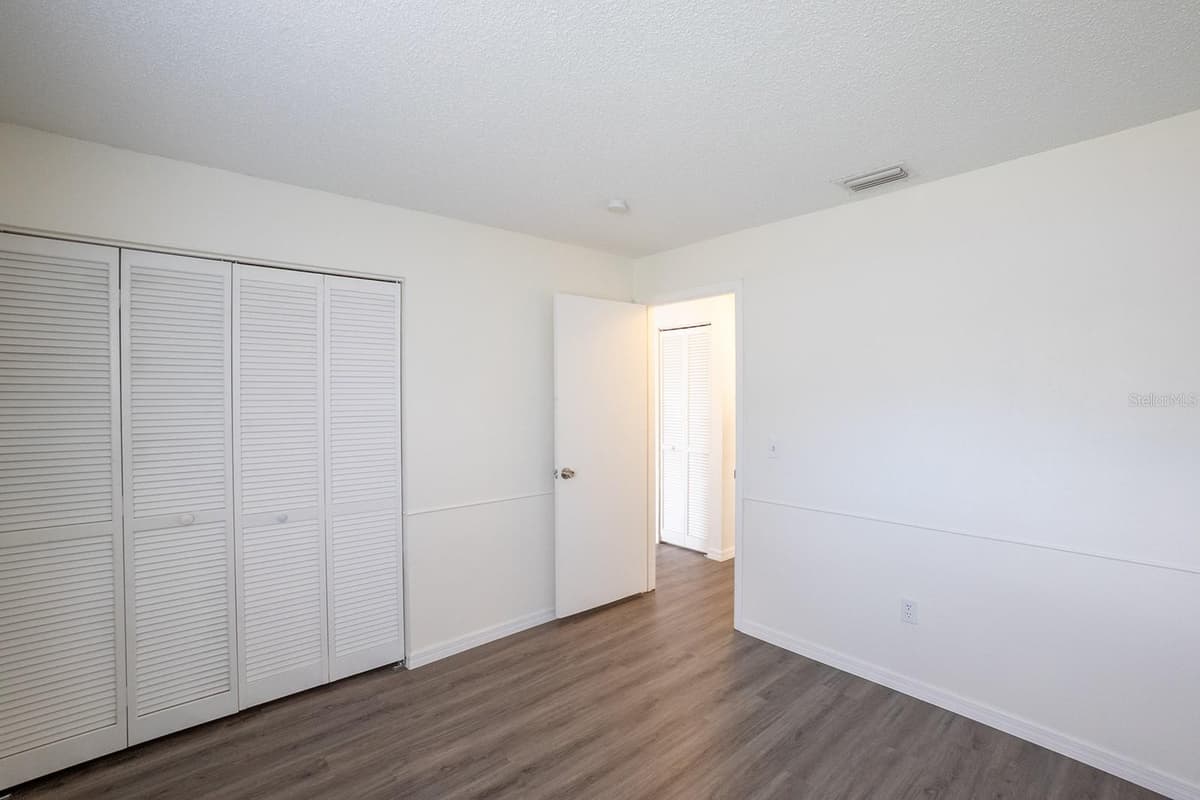 13 WHITTINGTON DRIVE — photo 19 of 30