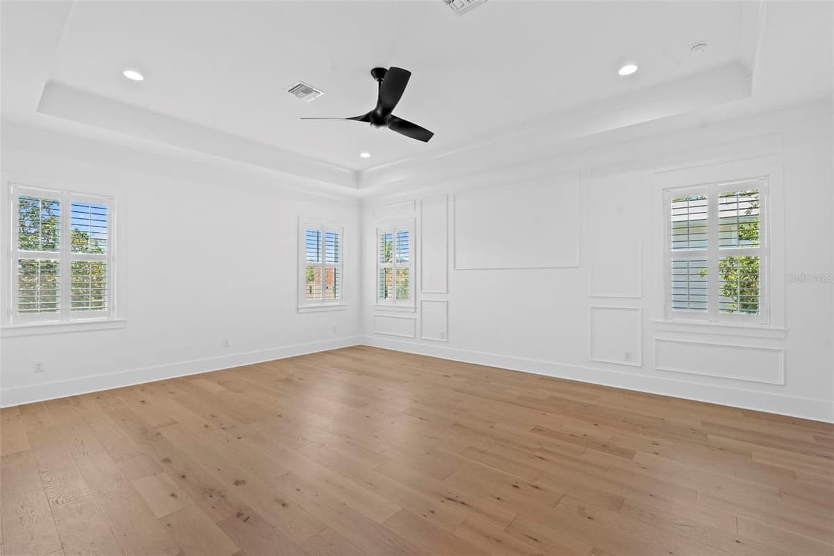 690 GENEVA PLACE — photo 13 of 27