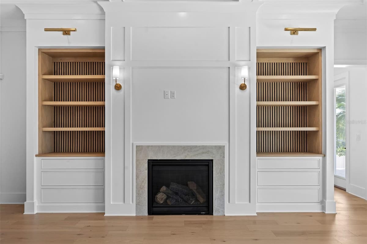 690 GENEVA PLACE — photo 4 of 27