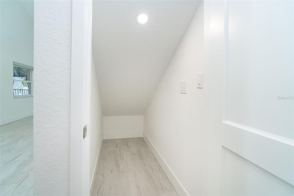 2700 BEACH ROAD — photo 16 of 55