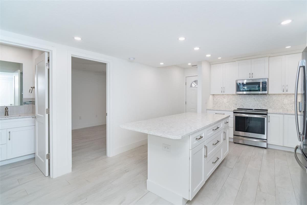 2700 BEACH ROAD — photo 9 of 55
