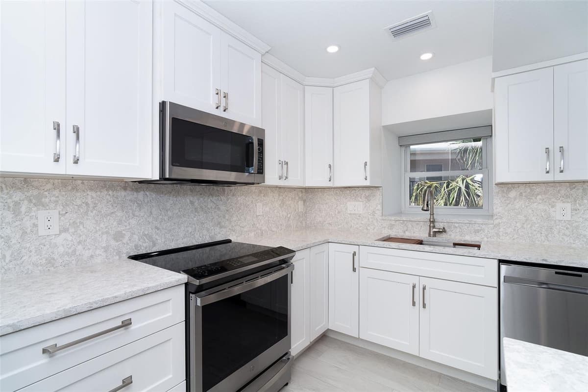 2700 BEACH ROAD — photo 6 of 55