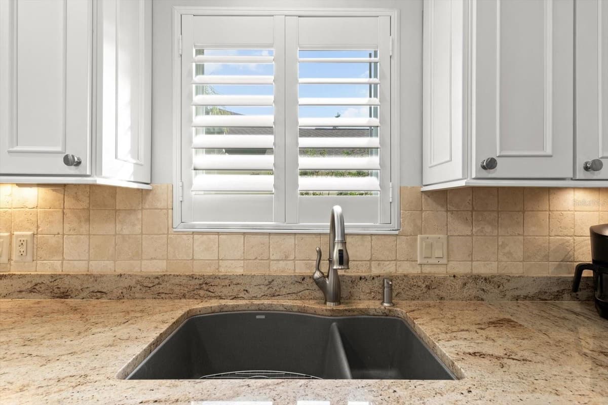 5259 STETSON POINT DRIVE — photo 24 of 67