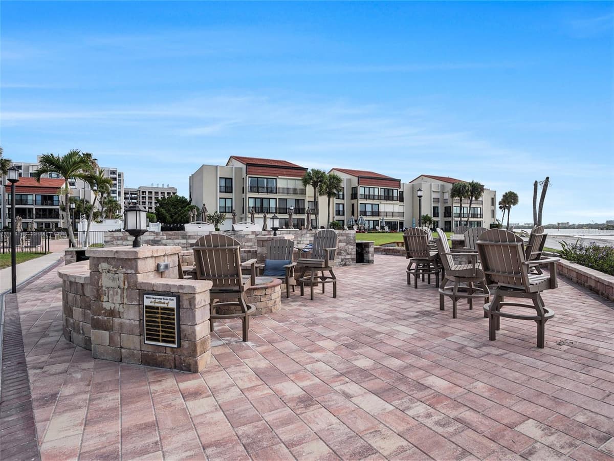 830 GULFVIEW BOULEVARD — photo 3 of 27