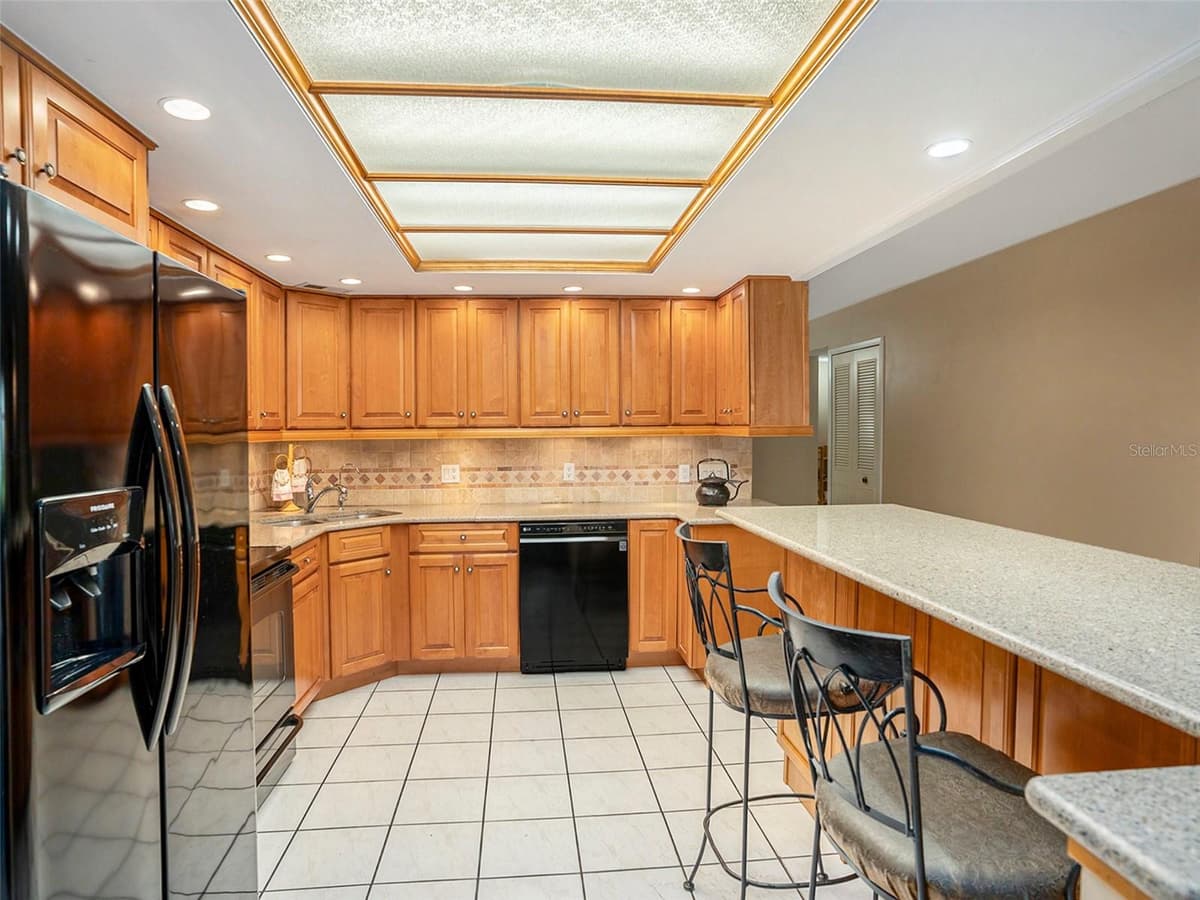 830 GULFVIEW BOULEVARD — photo 10 of 27