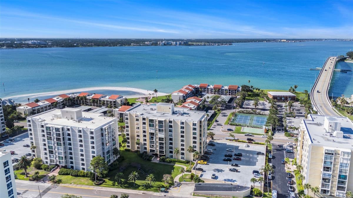 830 GULFVIEW BOULEVARD — photo 25 of 27