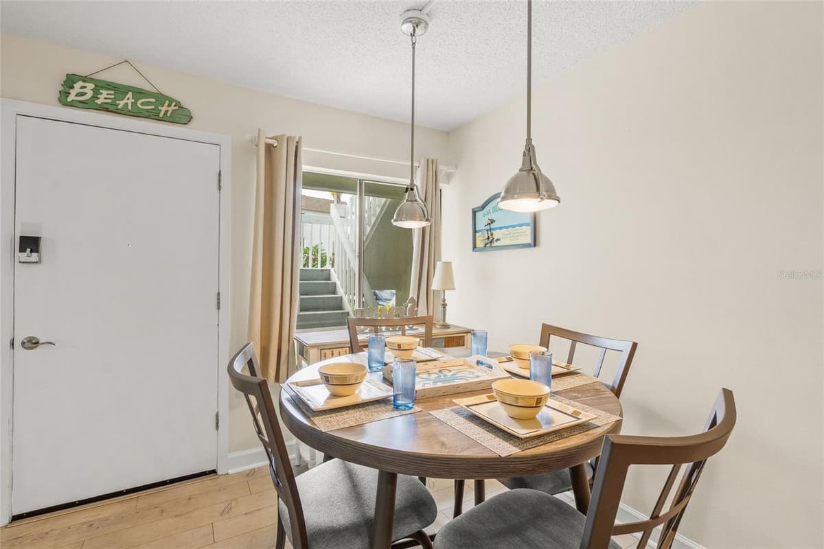 6713 MIDNIGHT PASS ROAD — photo 8 of 27