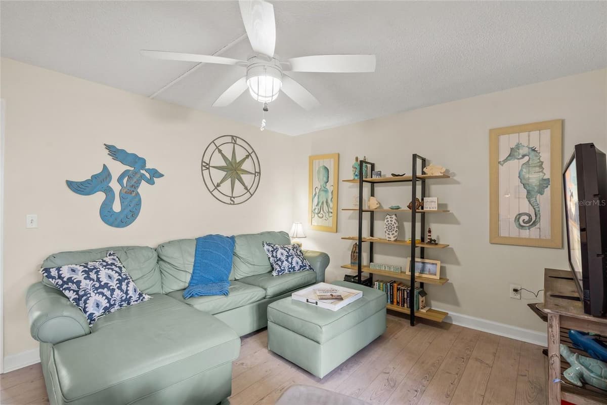 6713 MIDNIGHT PASS ROAD — photo 12 of 27
