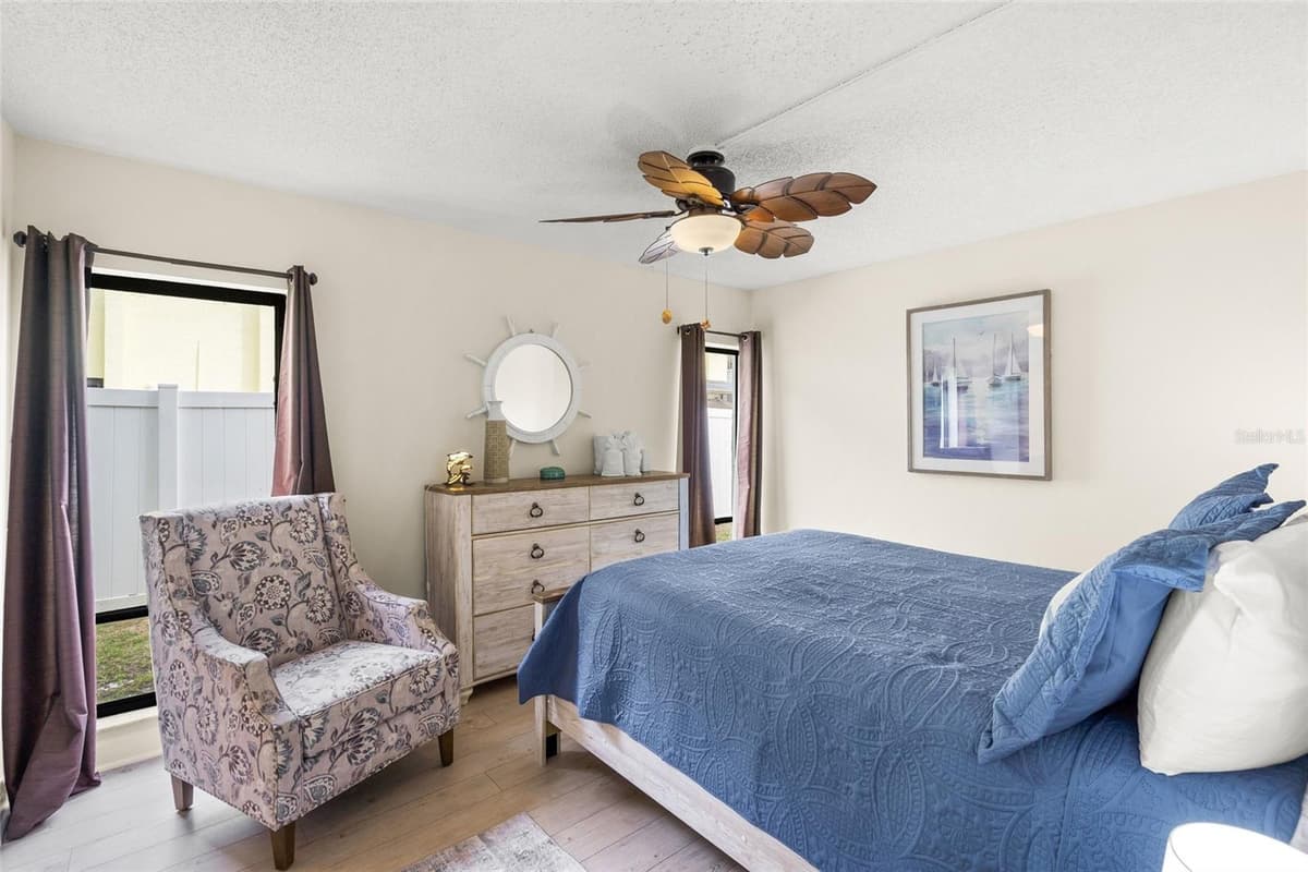 6713 MIDNIGHT PASS ROAD — photo 16 of 27