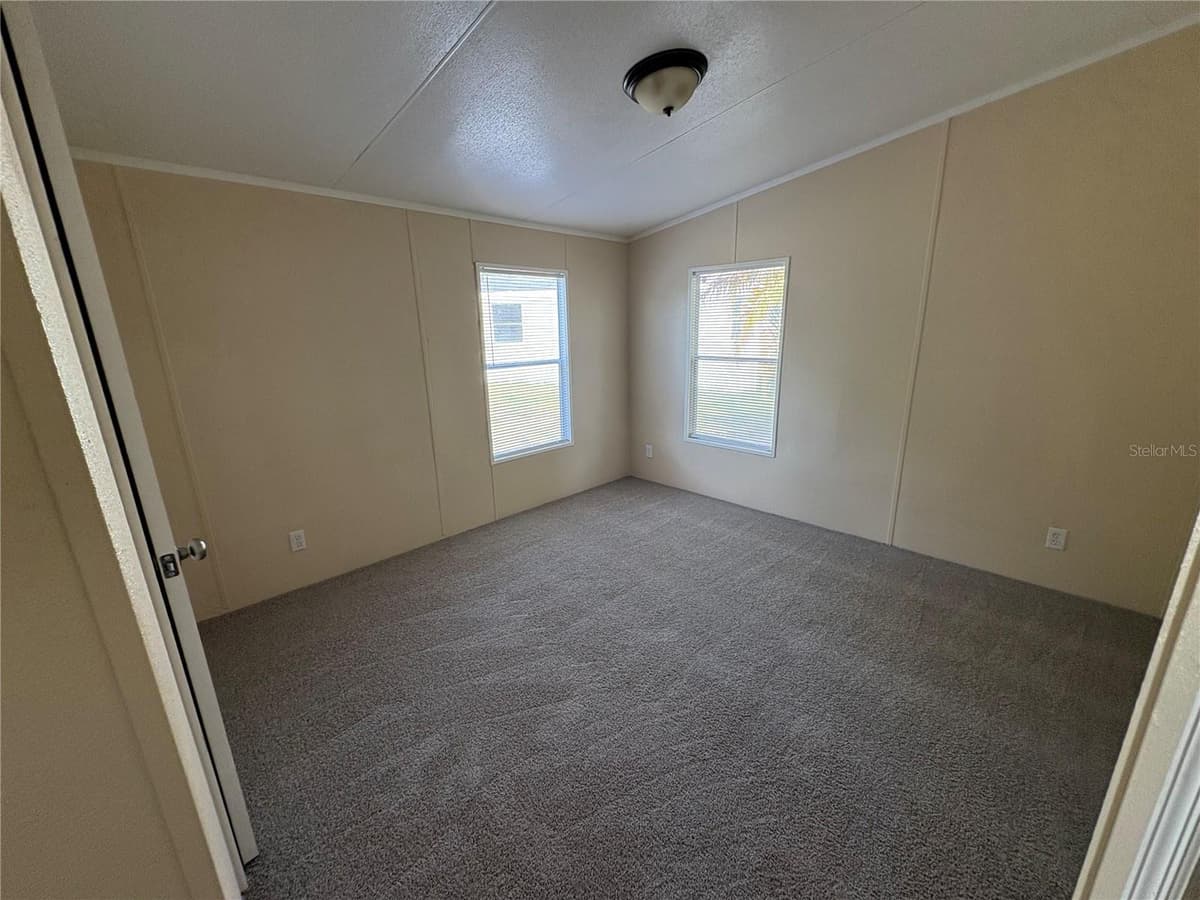 371 HIGHLANDS WAY — photo 4 of 17