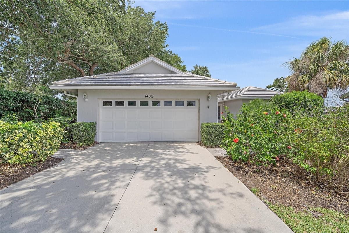 1432 COLONY PLACE — photo 1 of 40