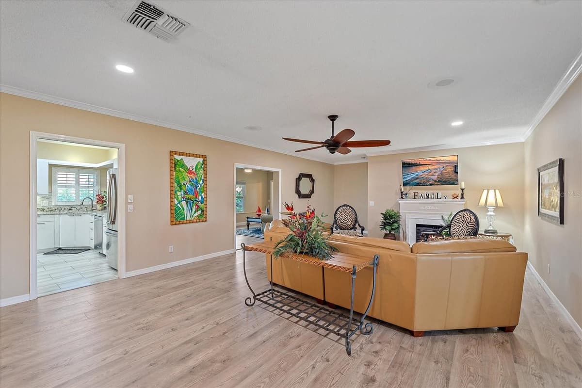 1432 COLONY PLACE — photo 3 of 40
