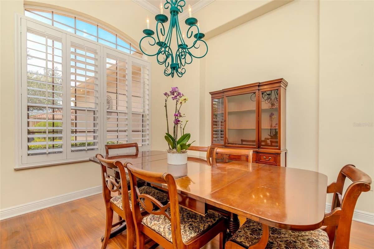 537 MONTAGE LANE — photo 10 of 53