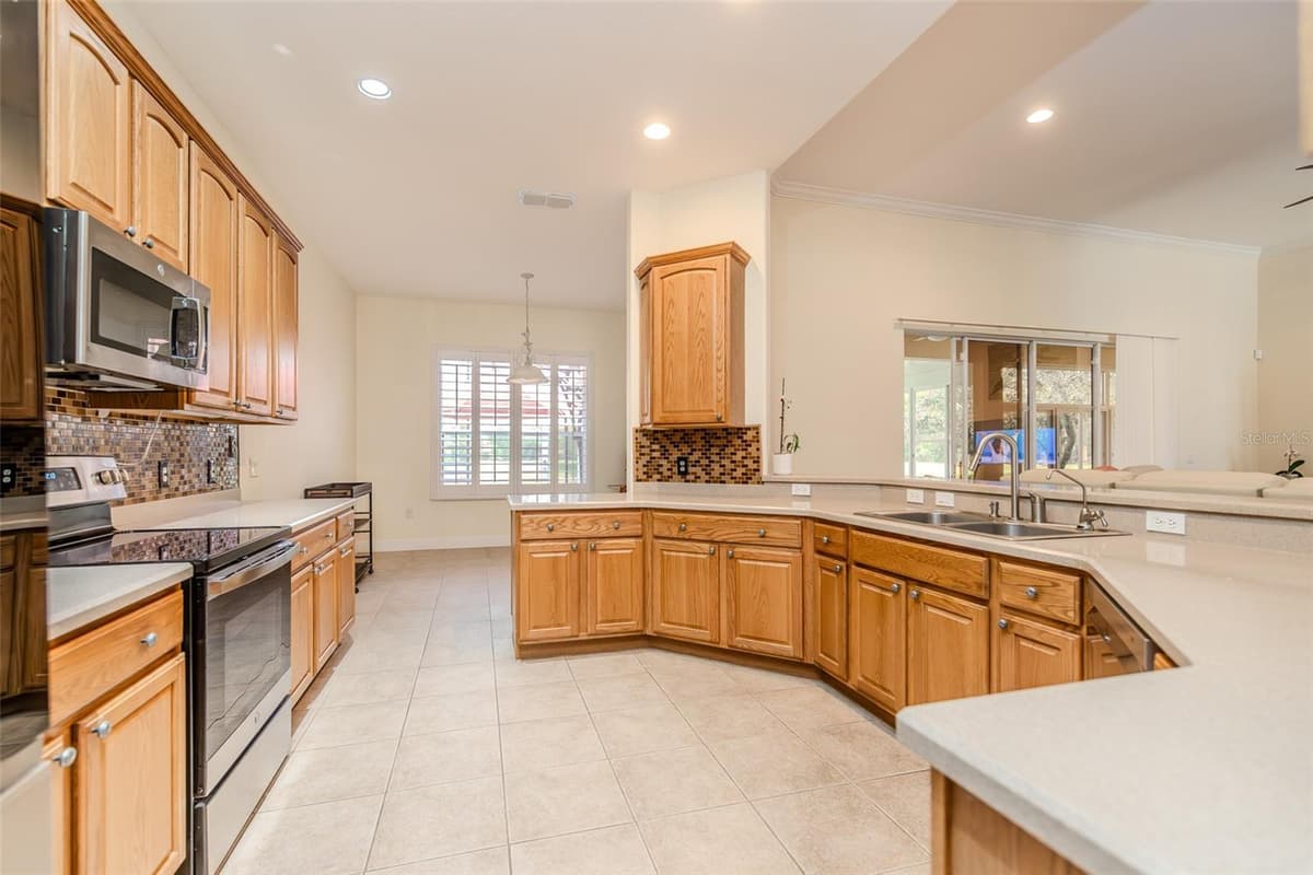 537 MONTAGE LANE — photo 13 of 53