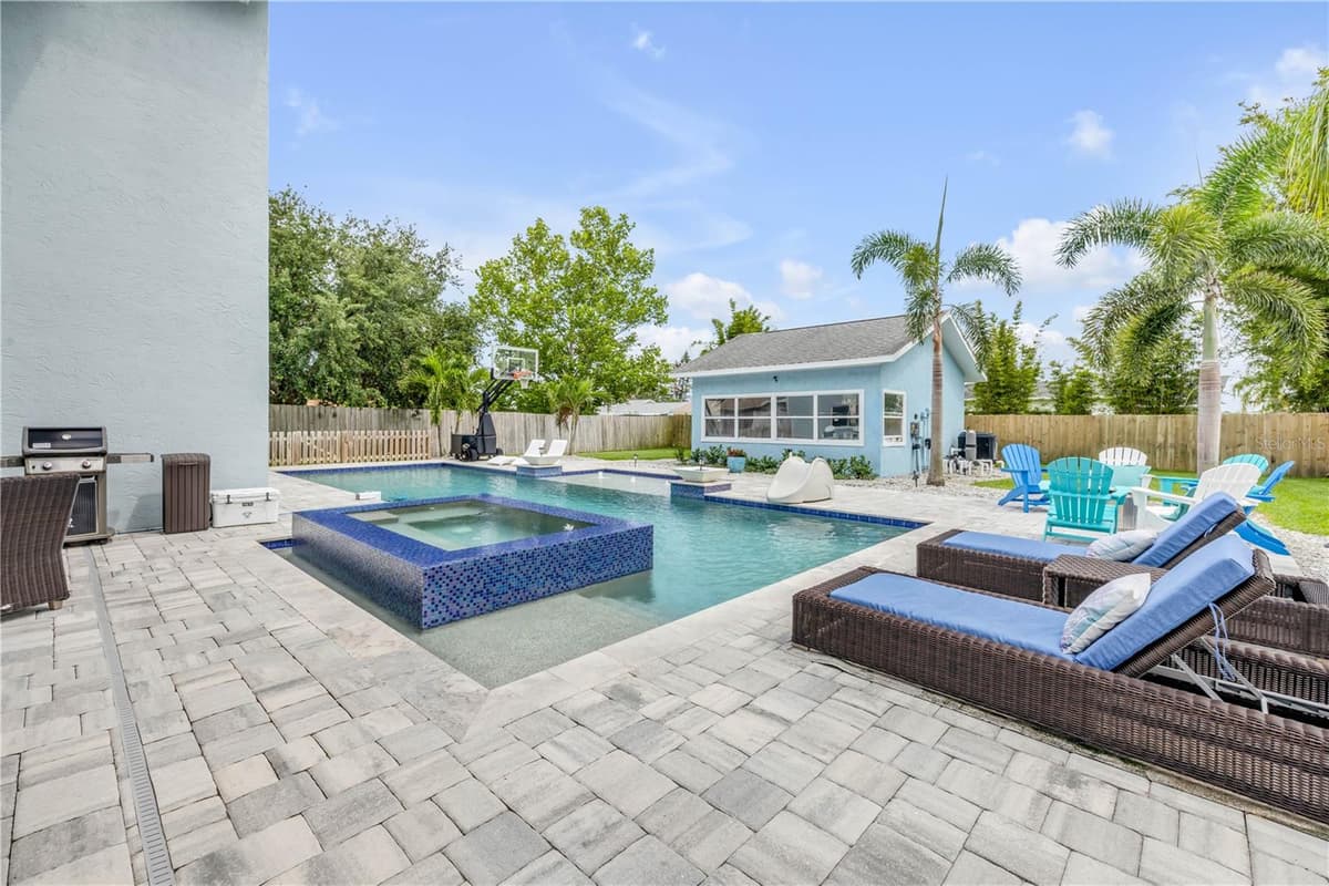 90 CUNNINGHAM DRIVE — photo 4 of 99