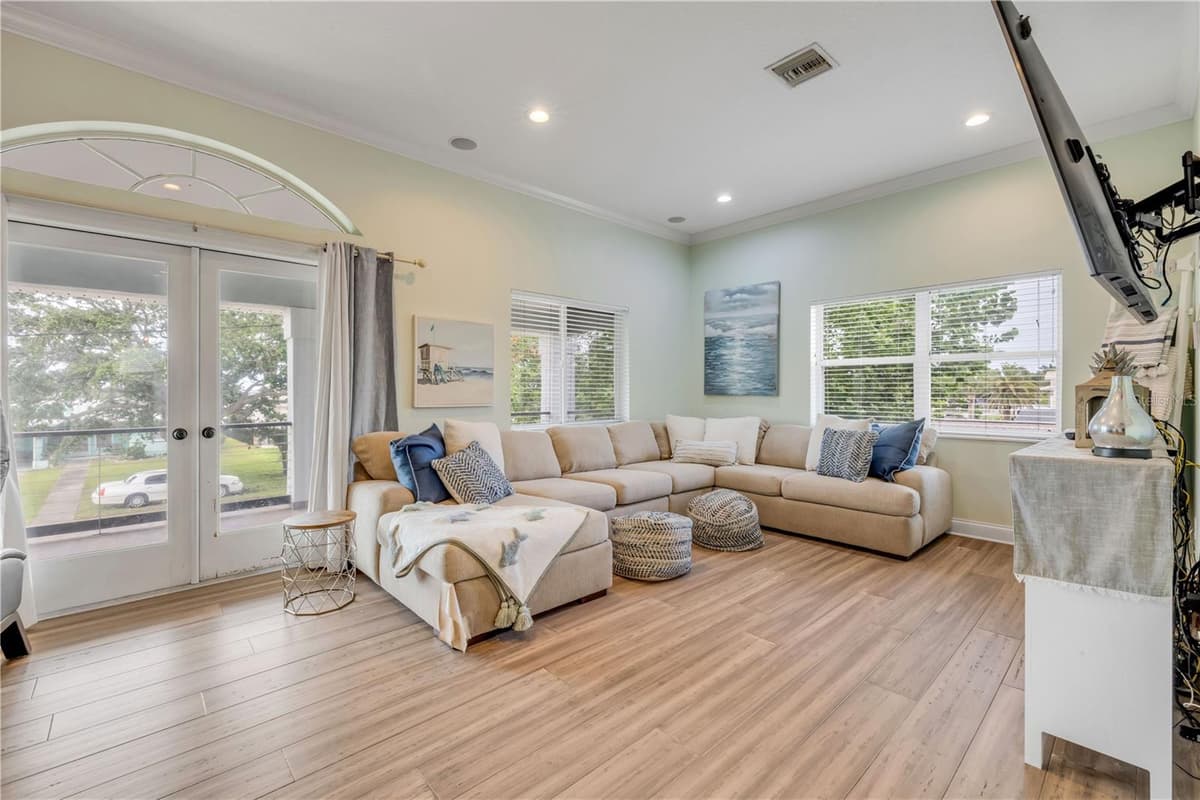90 CUNNINGHAM DRIVE — photo 9 of 99