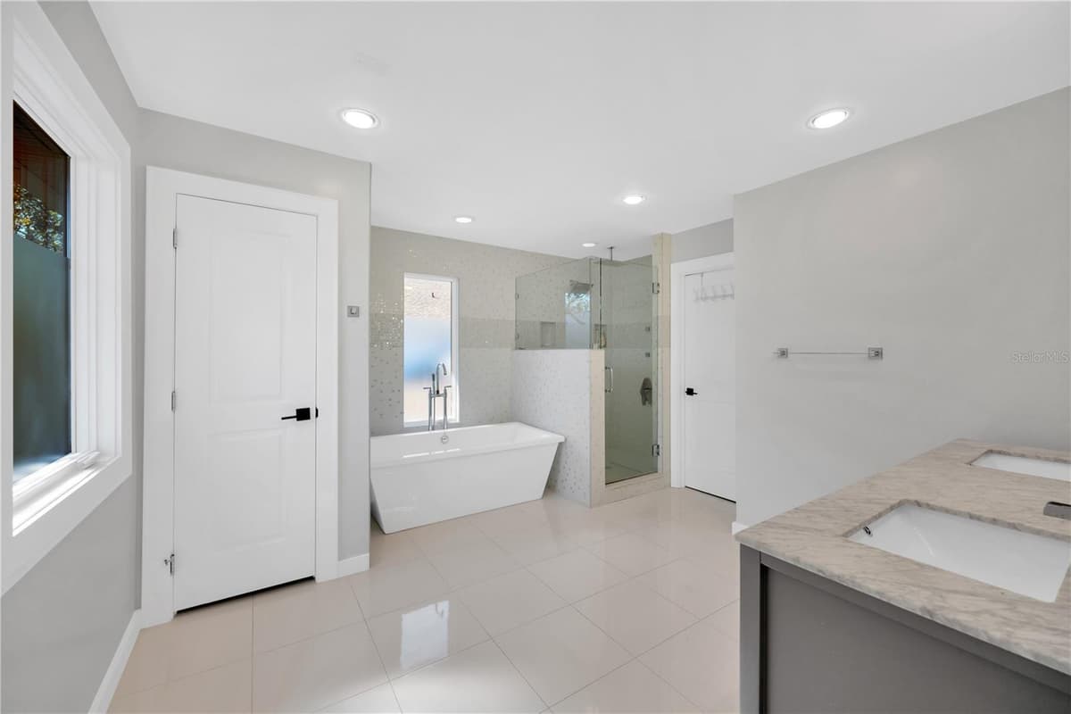 2802 NORTHPOINTE LANE — photo 23 of 55