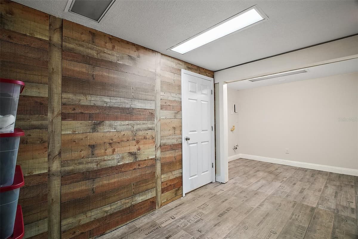 3101 KURT STREET — photo 27 of 43