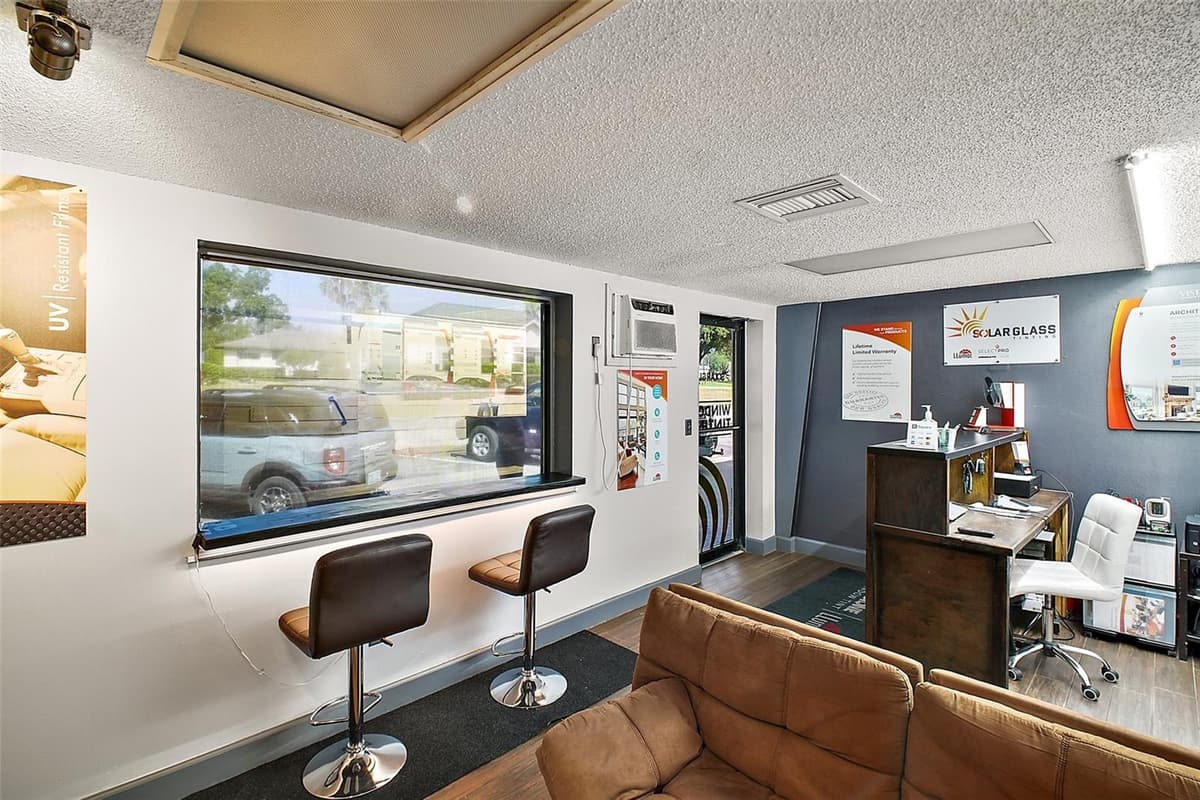 3101 KURT STREET — photo 12 of 43