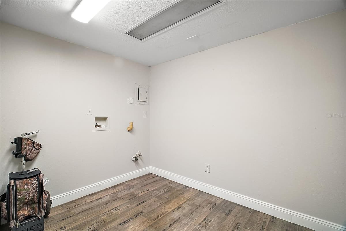3101 KURT STREET — photo 24 of 43