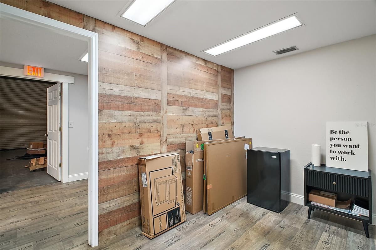 3101 KURT STREET — photo 26 of 43